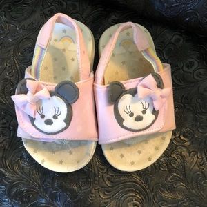 Super cute baby sandals!